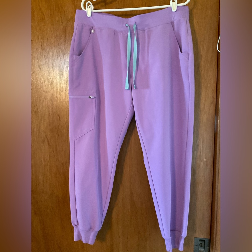 Figs Women’s Zamora Lavender Jogger Scrub  Pants Size Large Petite